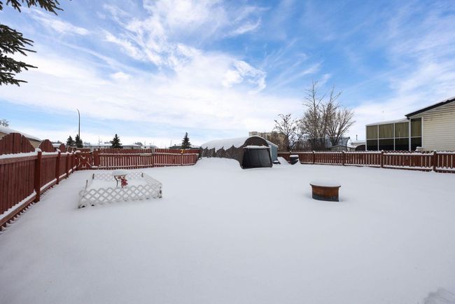 137 Parmenter Cres, House other with 5 bedrooms, 2 bathrooms and 2 parking in Fort Mcmurray AB | Image 25