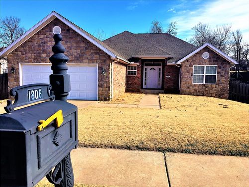 1806 N Knollcrest Cir, Fayetteville, AR, 72704-6970 | Card Image