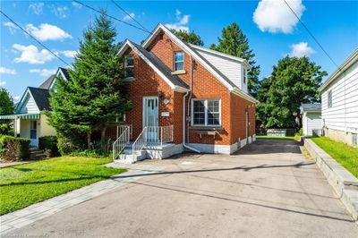 115 Lancaster St W, House other with 3 bedrooms, 1 bathrooms and 3 parking in Kitchener ON | Image 1