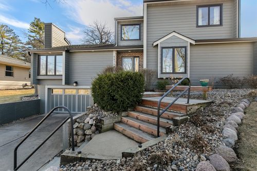 6414 Northwest Dr, Windsor Heights, IA, 50324-5928 | Card Image