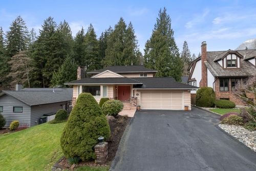 5427 Cliffridge Ave, North Vancouver, BC, V7R3V5 | Card Image