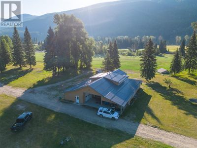 9200 Rendell Creek Rd, House other with 6 bedrooms, 2 bathrooms and 10 parking in Westbridge BC | Image 3