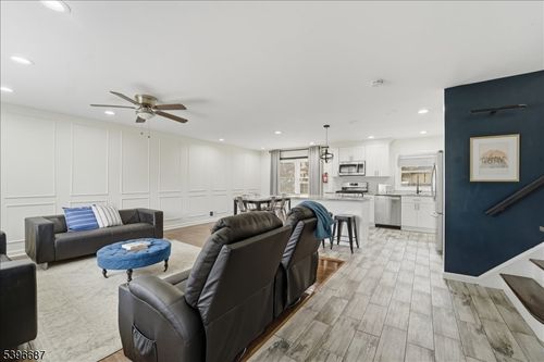 10 Maplehurst Ln, Piscataway, NJ, 08854-3502 | Card Image