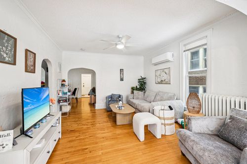 3432 Girard Ave S, Minneapolis, MN, 55408-3817 | Card Image