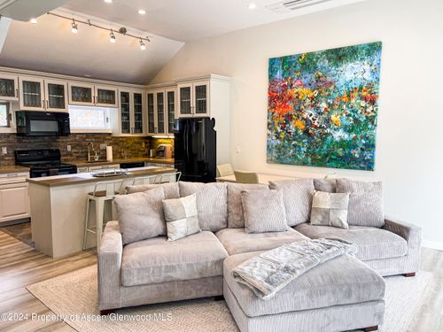 a-1195 E Cooper Ave, Aspen, CO, 81611-2281 | Card Image