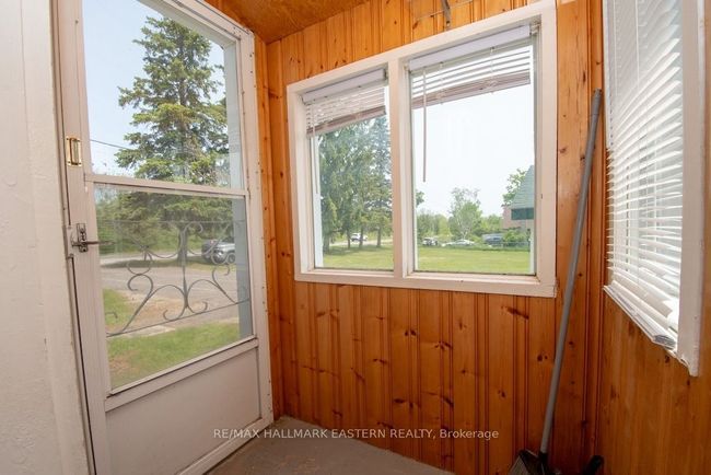 2449 Lansdowne St W, House other with 3 bedrooms, 1 bathrooms and 6 parking in Cavan Monaghan ON | Image 34