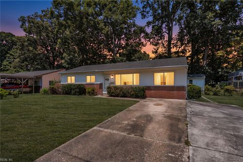 5004 Floral St, Virginia Beach, VA, 23462-5511 | Card Image