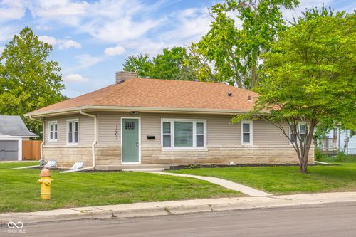 1302 Pennsylvania St, Columbus, IN, 47201-6064 | Card Image