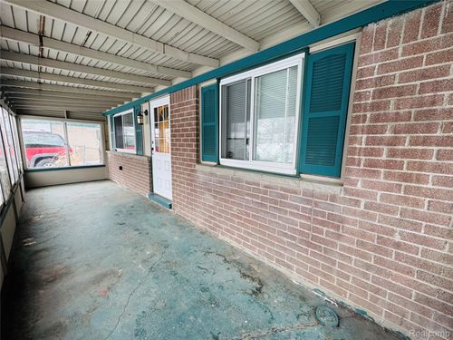 27059 Jeannette Ct, Taylor, MI, 48180-1018 | Card Image