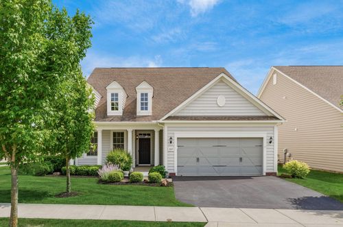 7839 Eastcross Dr, New Albany, OH, 43054-8620 | Card Image
