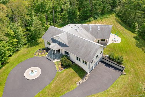 126 Old Hopewell Rd, Wappingers Falls, NY, 12590-4061 | Card Image