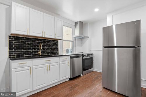 252 E Girard Ave, PHILADELPHIA, PA, 19125-3929 | Card Image