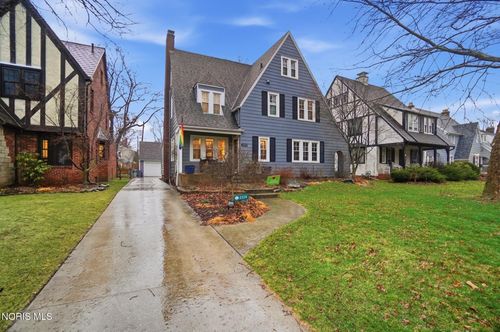 3324 Darlington Rd, Ottawa Hills, OH, 43606-2436 | Card Image
