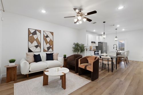 4026 Autumnwood Ln, Heartland, TX, 75126-8299 | Card Image