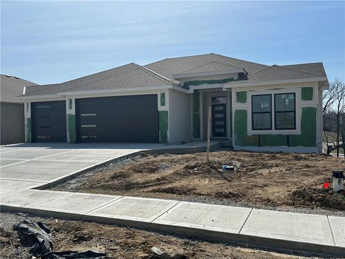 13755 Nw 70th St, Parkville, MO, 64152-1420 | Card Image