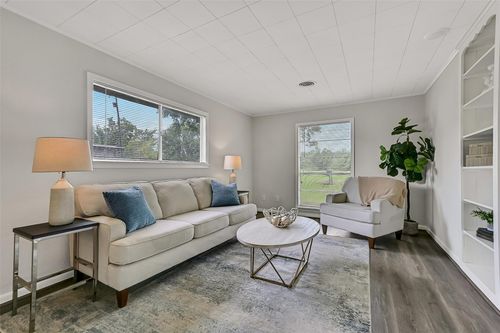 3110 8th Ave N, Texas City, TX, 77590-6720 | Card Image