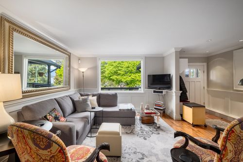 3244 1st Ave W, Vancouver, BC, V6K1H5 | Card Image