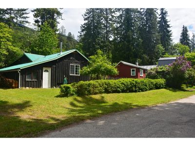 1513 Ainsworth Ave, House other with 3 bedrooms, 1 bathrooms and null parking in Riondel BC | Image 2