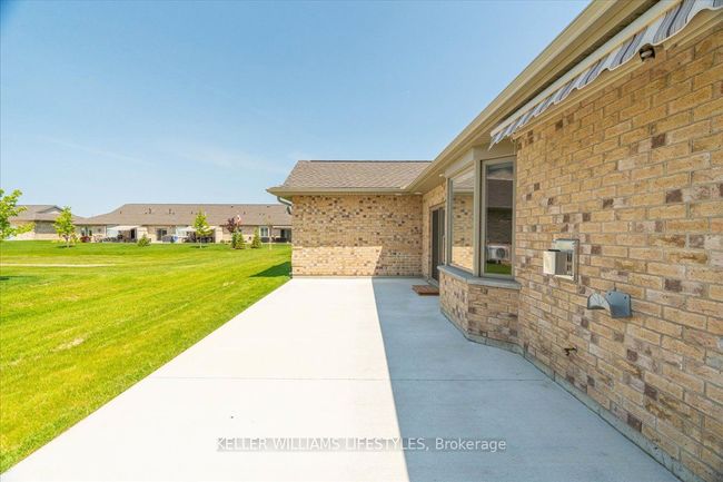 39 - 5969 Townsend Line, House attached with 2 bedrooms, 2 bathrooms and 2 parking in Forest ON | Image 32