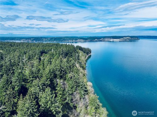 10111 Totem Way, Anderson Island, WA, 98303-9715 | Card Image