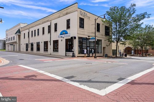 90 N Main St, HARRISONBURG, VA, 22802-3713 | Card Image