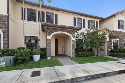 8880 W 35th Ct, Hialeah, FL, 33018-1873 | Card Image