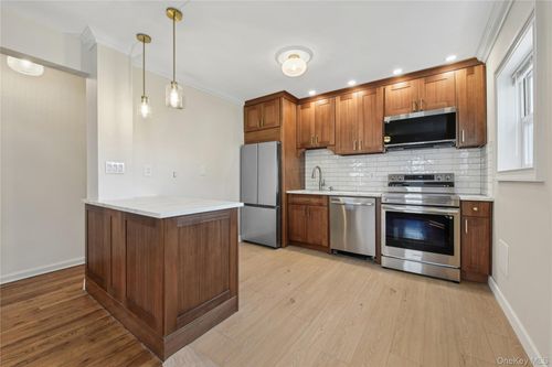 a-150-26 16 Road, New York, NY, 11357 | Card Image