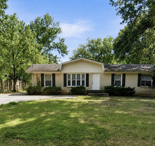 292 Lafayette Rd, Clarksville, TN, 37042-4203 | Card Image