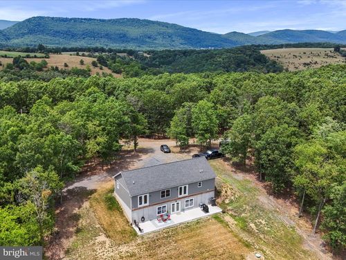 415 Afton Ln, BURLINGTON, WV, 26710-7655 | Card Image