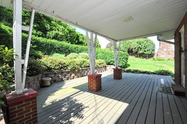 This backyard has park-like privacy. | Image 41