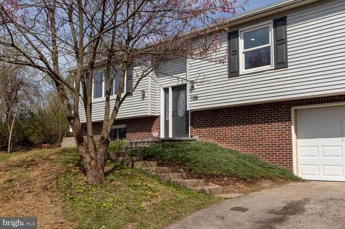 108 Melanie Ln, PLEASANT GAP, PA, 16823-9686 | Card Image