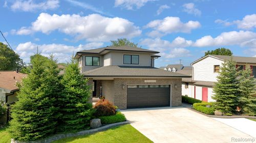 39611 Lakeshore Dr, Harrison Township, MI, 48045-5733 | Card Image
