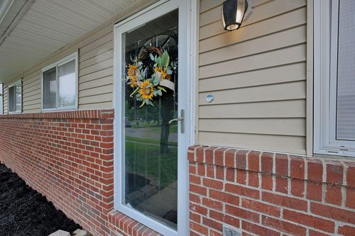 5366 Adderley Avenue, Columbus, OH, 43232 | Card Image