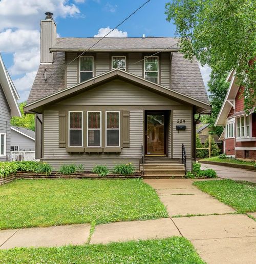 229 N Gardiner Ave, Rockford, IL, 61107-4334 | Card Image