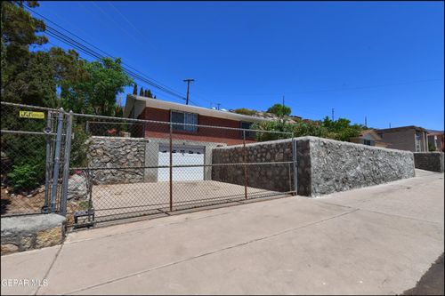 101 Fountain Rd, El Paso, TX, 79912-3811 | Card Image