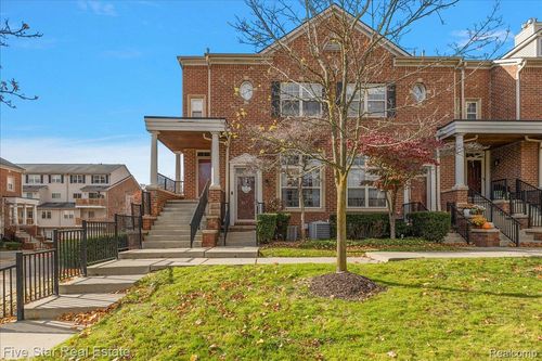 93-16924 Farmington Rd, Livonia, MI, 48154-2973 | Card Image