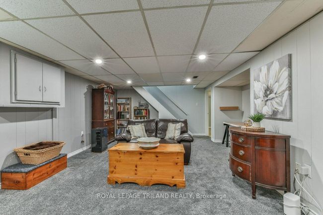 834 Viscount Rd, House other with 3 bedrooms, 2 bathrooms and 4 parking in London ON | Image 26