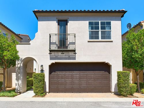 21749 Bene Dr, Santa Clarita, CA, 91350-8539 | Card Image