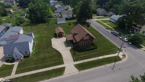604 8th Ave, Grinnell, IA, 50112-1401 | Card Image