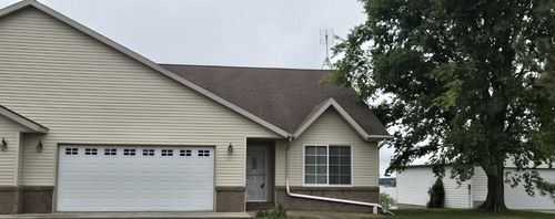 211 W Lake St, Parkers Prairie, MN, 56361-4988 | Card Image