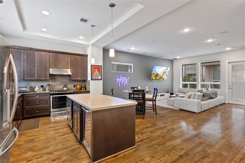 317 Eado Park Cir, Houston, TX, 77020-3269 | Card Image