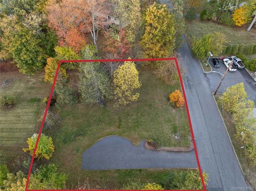 1 Burda Pl, New City, NY, 10956-7113 | Card Image