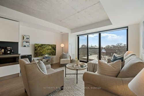 323-2720 Dundas St W, Toronto, ON, M6P0C3 | Card Image