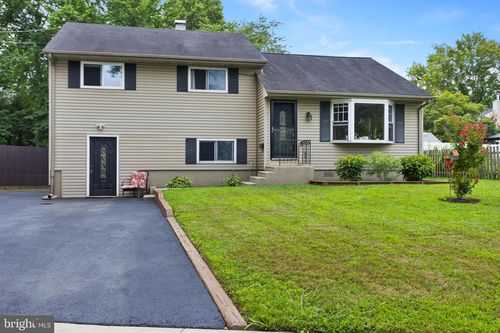 103 Eaton Rd, BORDENTOWN, NJ, 08505-2717 | Card Image