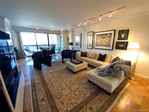 apt-9h-26910 Grand Central Pkwy, Floral Park, NY, 11005-1009 | Card Image