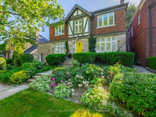6 Glenarden Rd, Toronto, ON, M6C3J7 | Card Image
