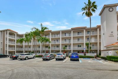 401 - 14095 Royal Vista Drive, Condo with 3 bedrooms, 2 bathrooms and null parking in Delray Beach FL | Image 2