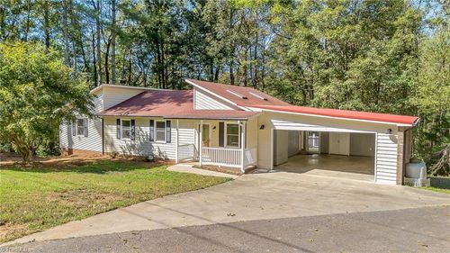 149 Stonebridge Rd, Purlear, NC, 28665-9213 | Card Image