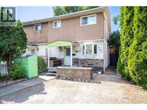 1816 43 St, Vernon, BC, V1T6W8 | Card Image