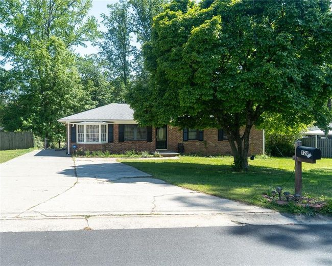 724 Camelot Way, House other with 3 bedrooms, 2 bathrooms and null parking in Norcross GA | Image 8